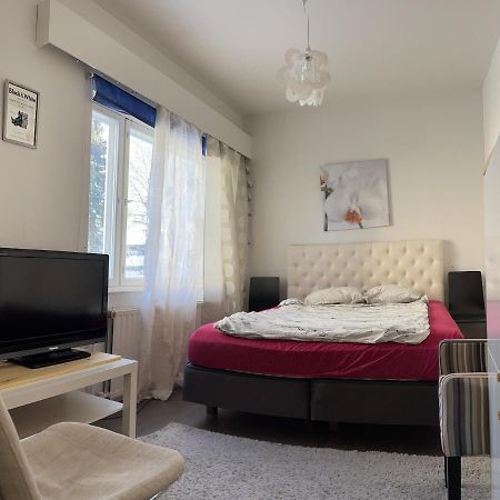 Yksioe 1 Km Jokirannasta Foeriltae/ 2 Km Torilta Apartamento Turku Exterior foto