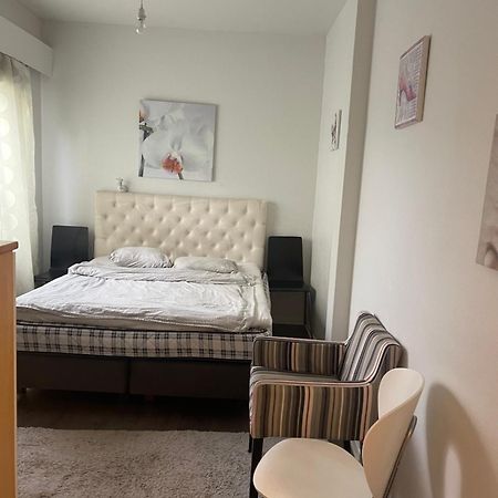 Yksioe 1 Km Jokirannasta Foeriltae/ 2 Km Torilta Apartamento Turku Exterior foto